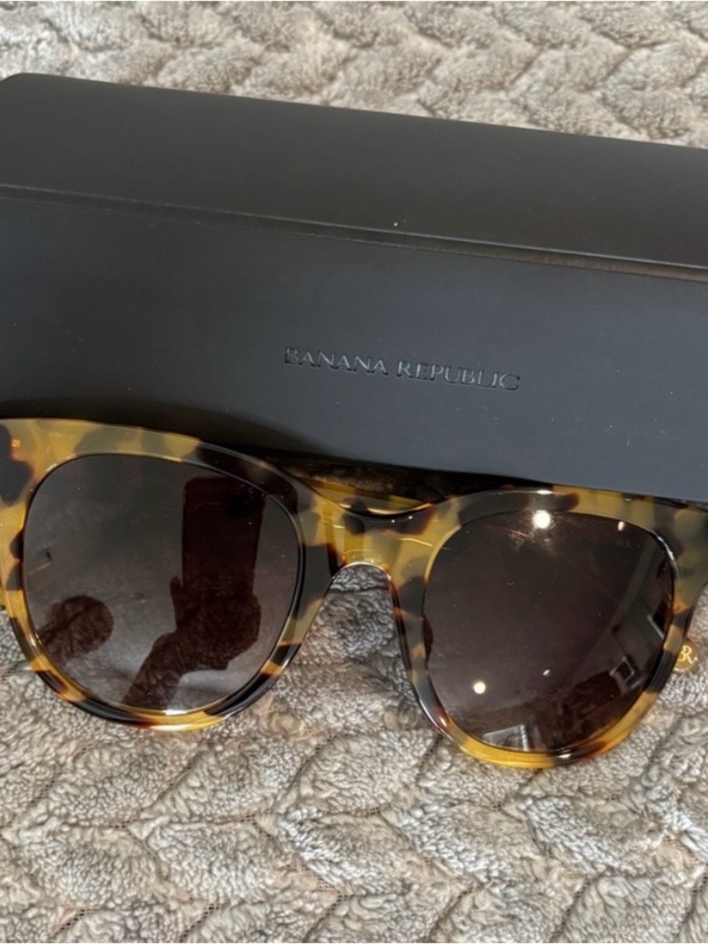 Banana Republic Tortoiseshell Sunglasses with Brown Lenses